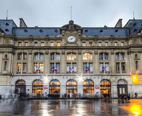 Paris Saint Lazare train station des img