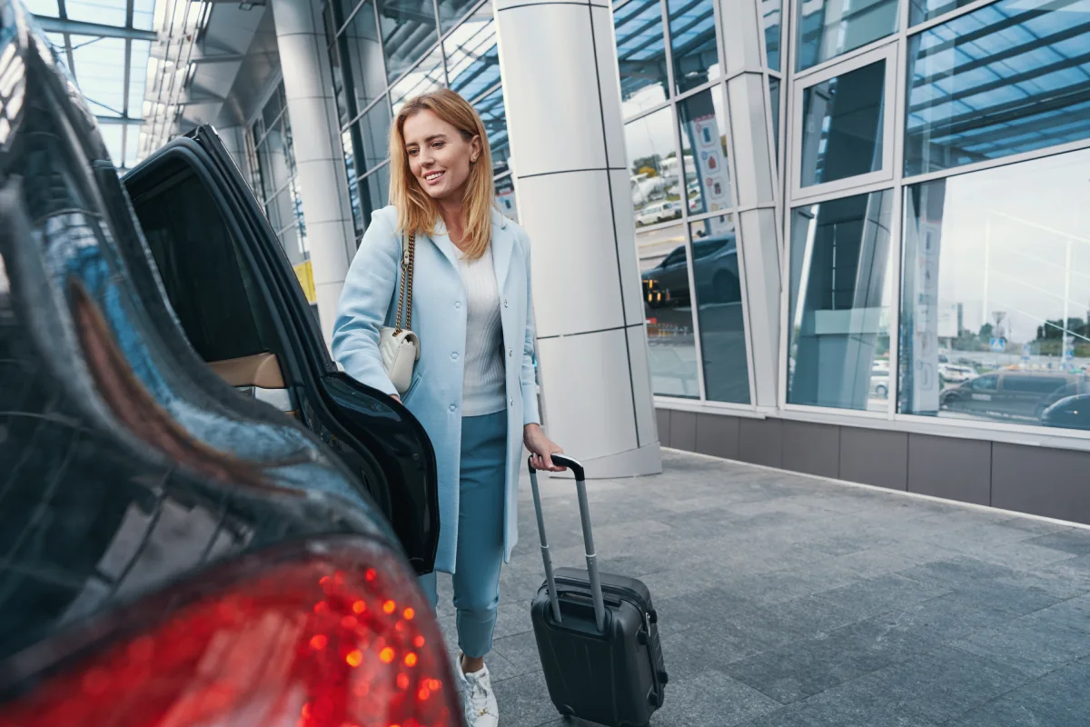Jet Set in Paris: Experience Luxury Airport Transfers Like Never Before